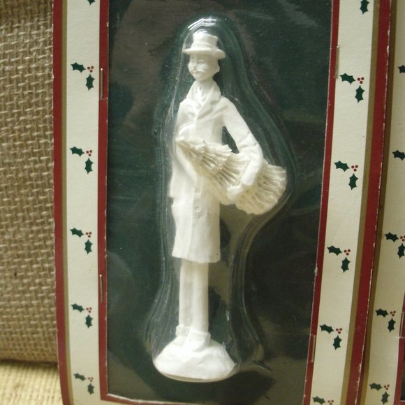 Village Accents Resin Victorian  Figures for Painting - Picture 3 of 16